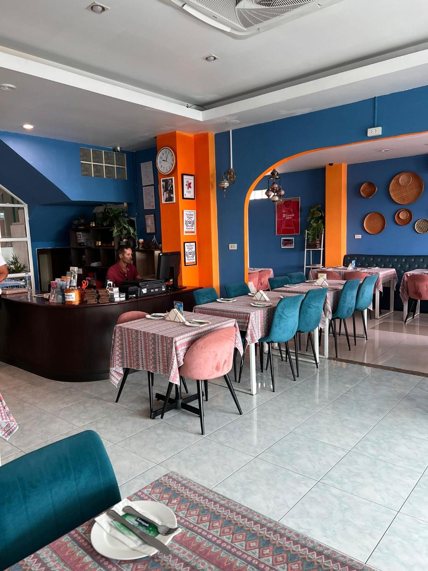 Kiwi Boutique Hotel Patong Esterno foto